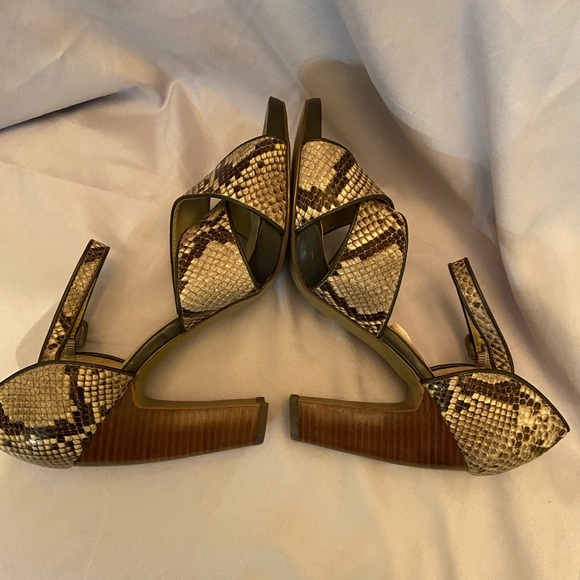 Levity leather upper brown snakeskin shoe size 81/2 - Picture 4 of 6